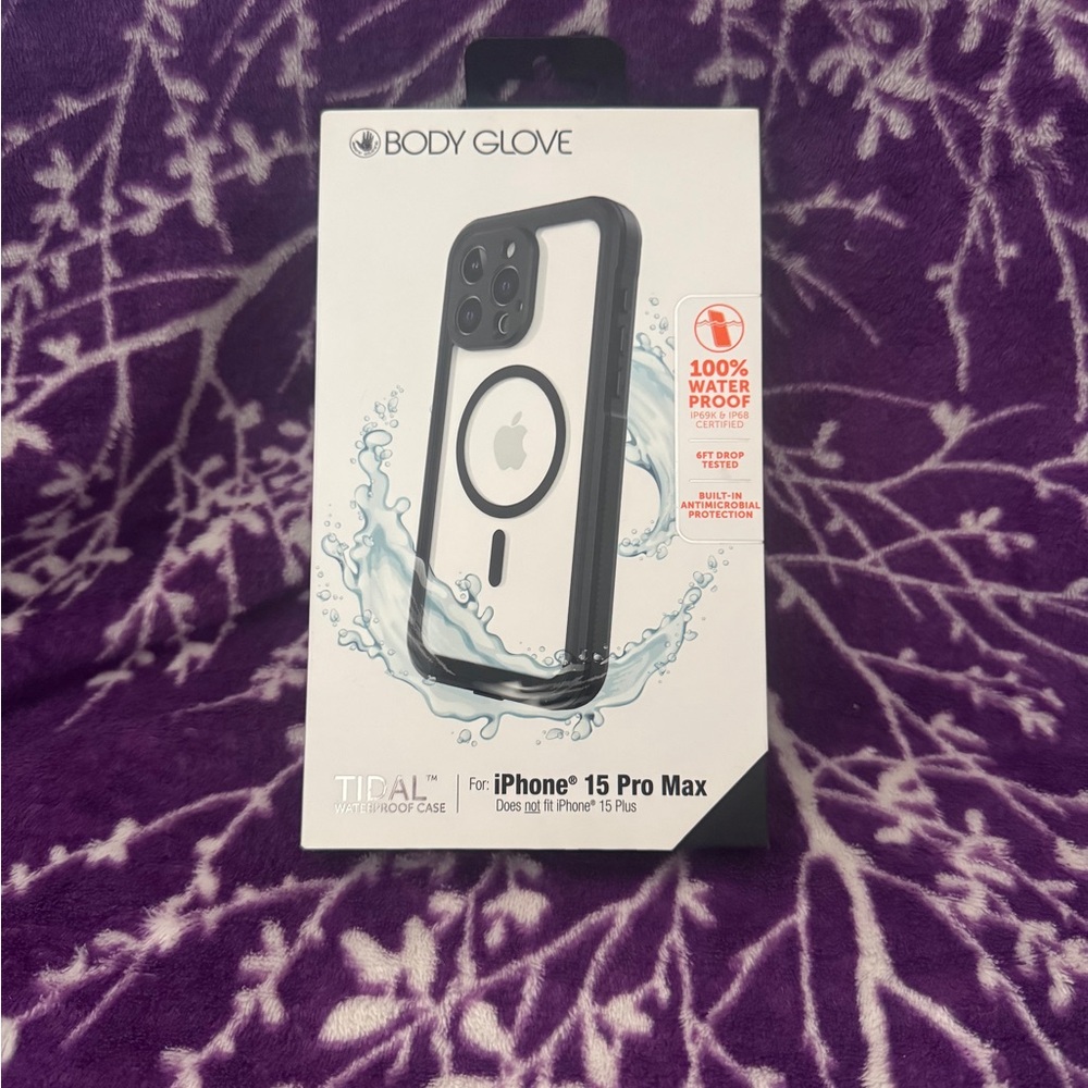 Body Glove Black and White iPhone 15 Pro Max Case